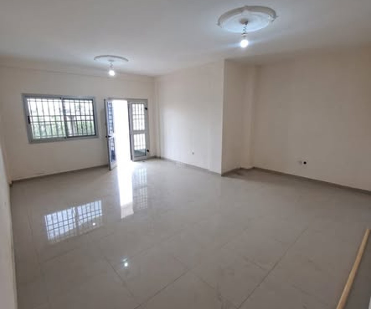 Appartement moderne nouvellement construit à Odza Terminus