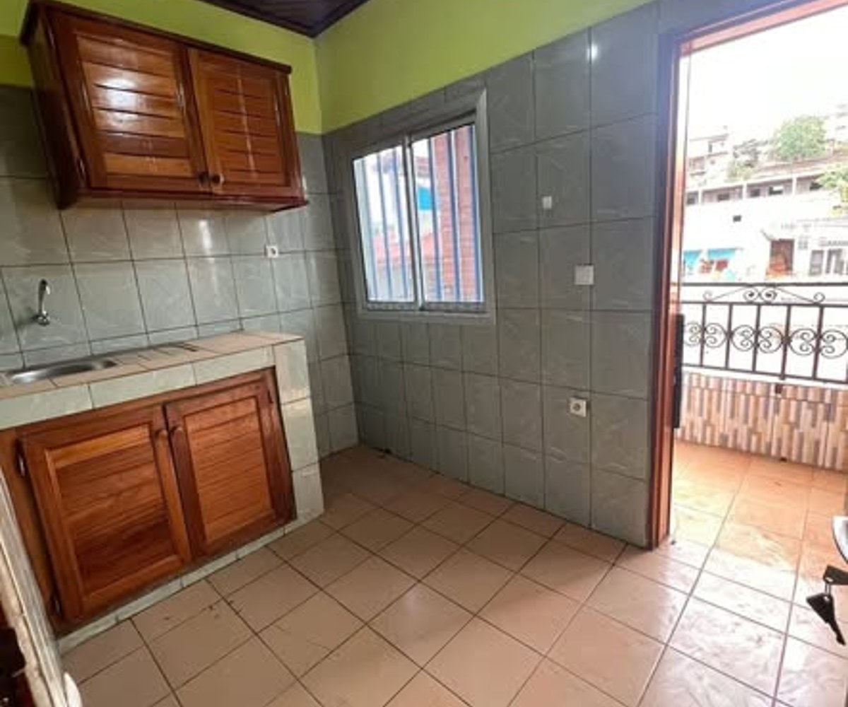 Appartement moderne à Biyem-Assi TKC