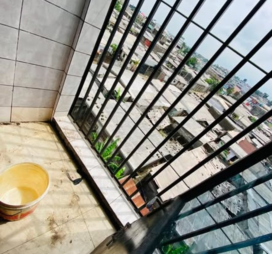 Studio moderne à Village (marché Ndogpassi) - Douala