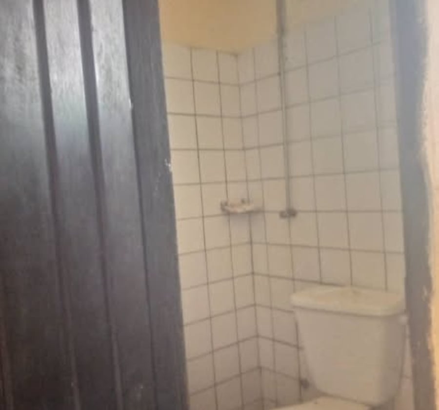 Chambre moderne à louer à Obili