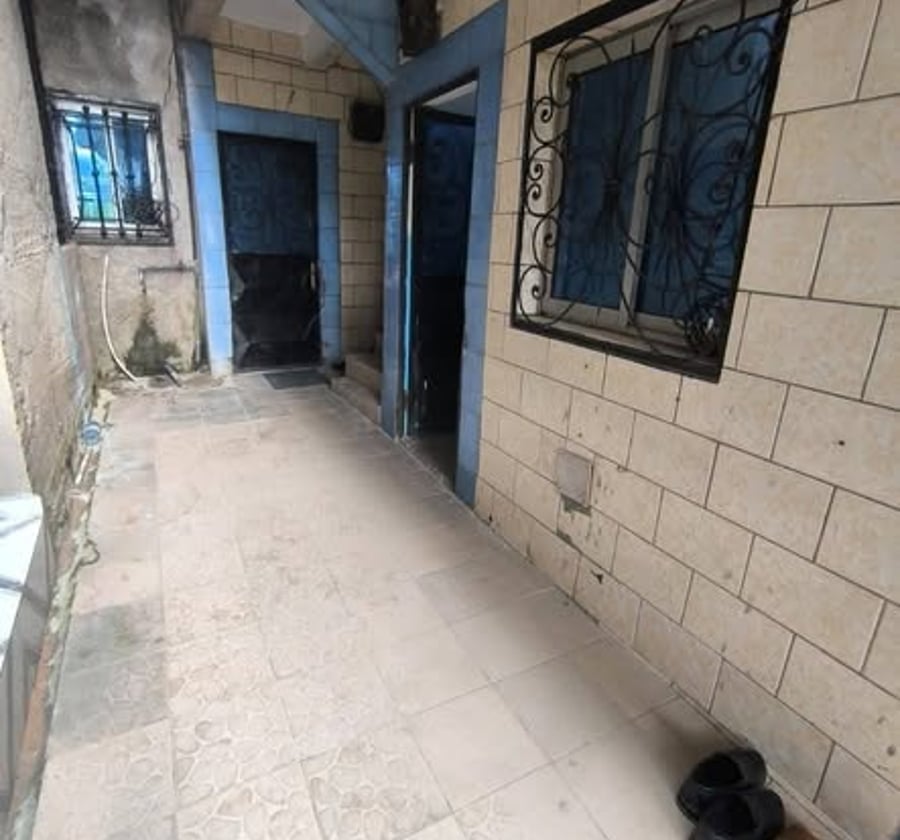 Joli Studio moderne à Ndogbong Vallée Bifaga