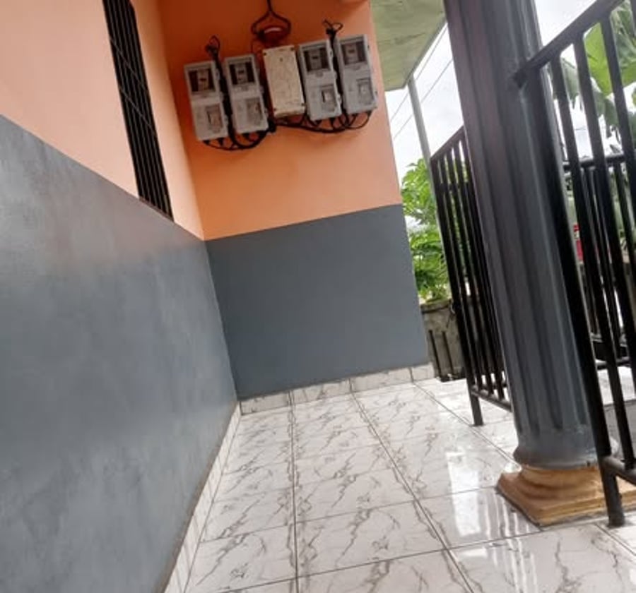 Studio moderne à louer à Village, Douala