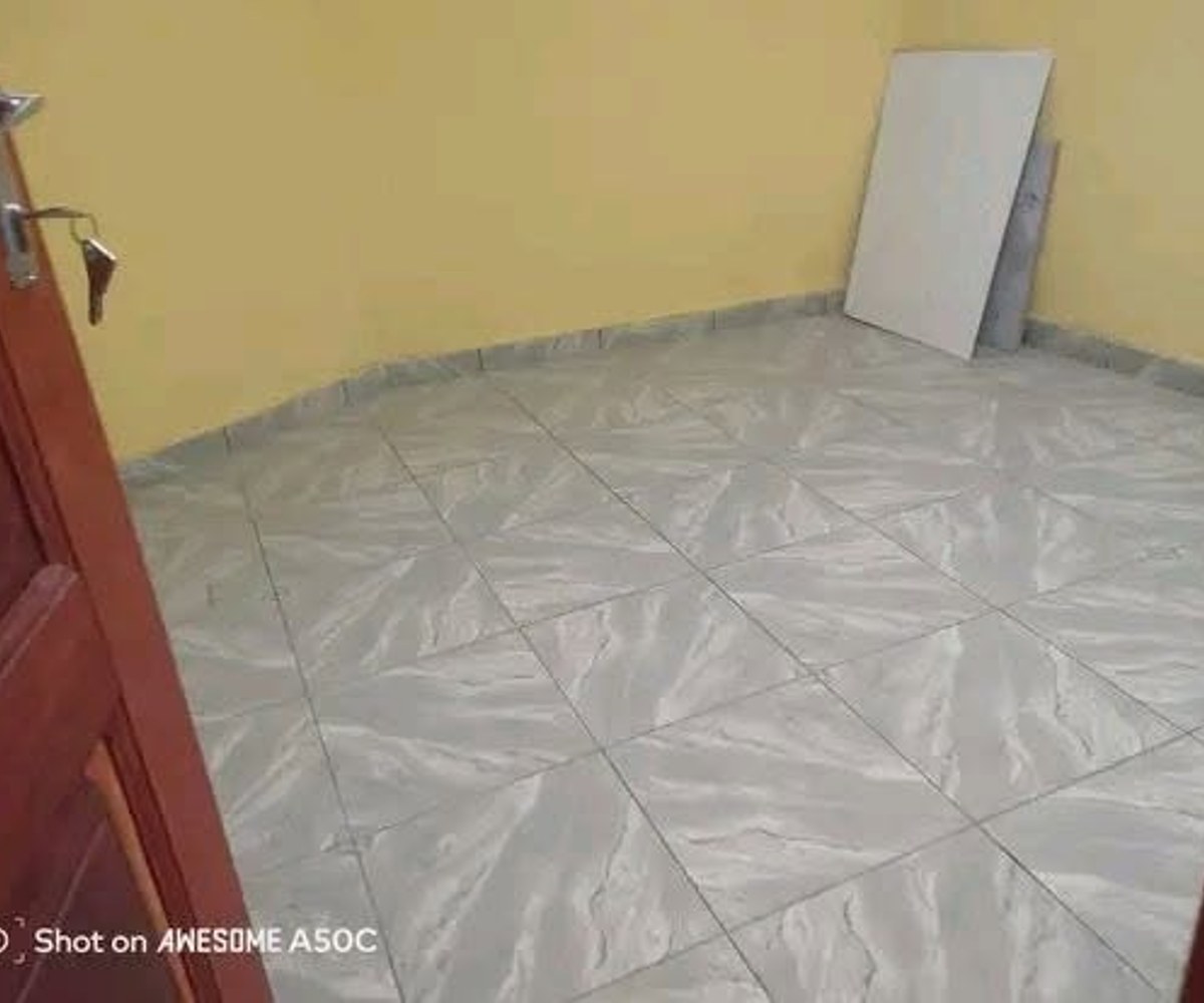 Studio moderne à louer au Rond point CCC