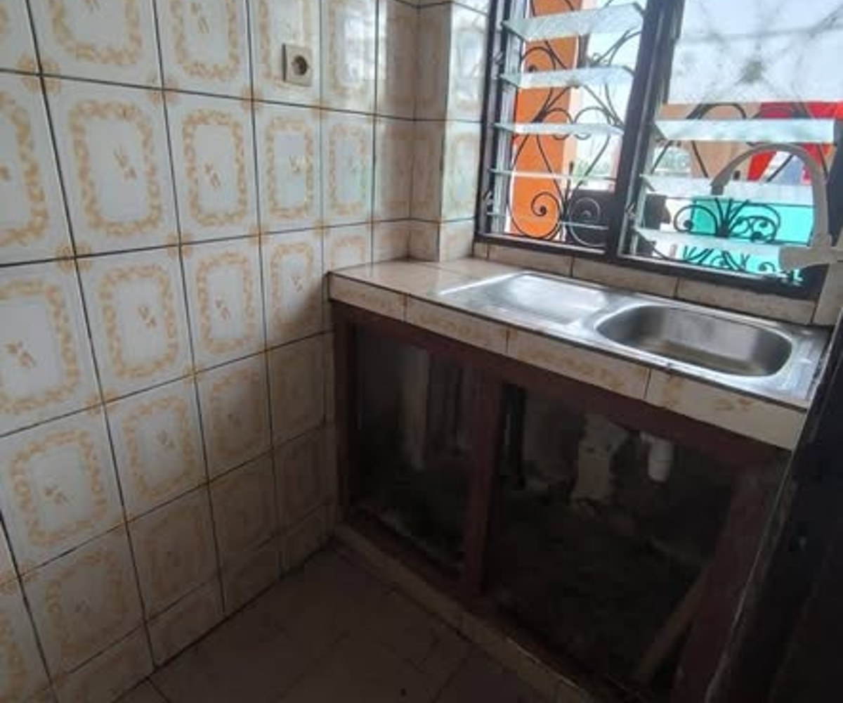 Grand Studio Moderne à Ndogbong Vallée Bifaga