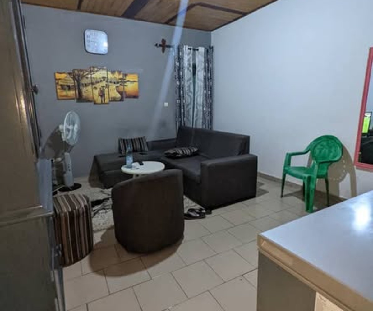Studio moderne à louer à Nsimeyong