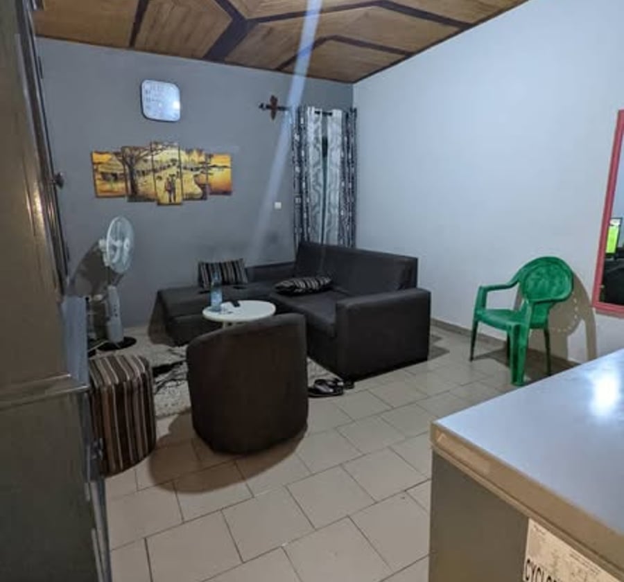 Studio moderne à louer à Nsimeyong