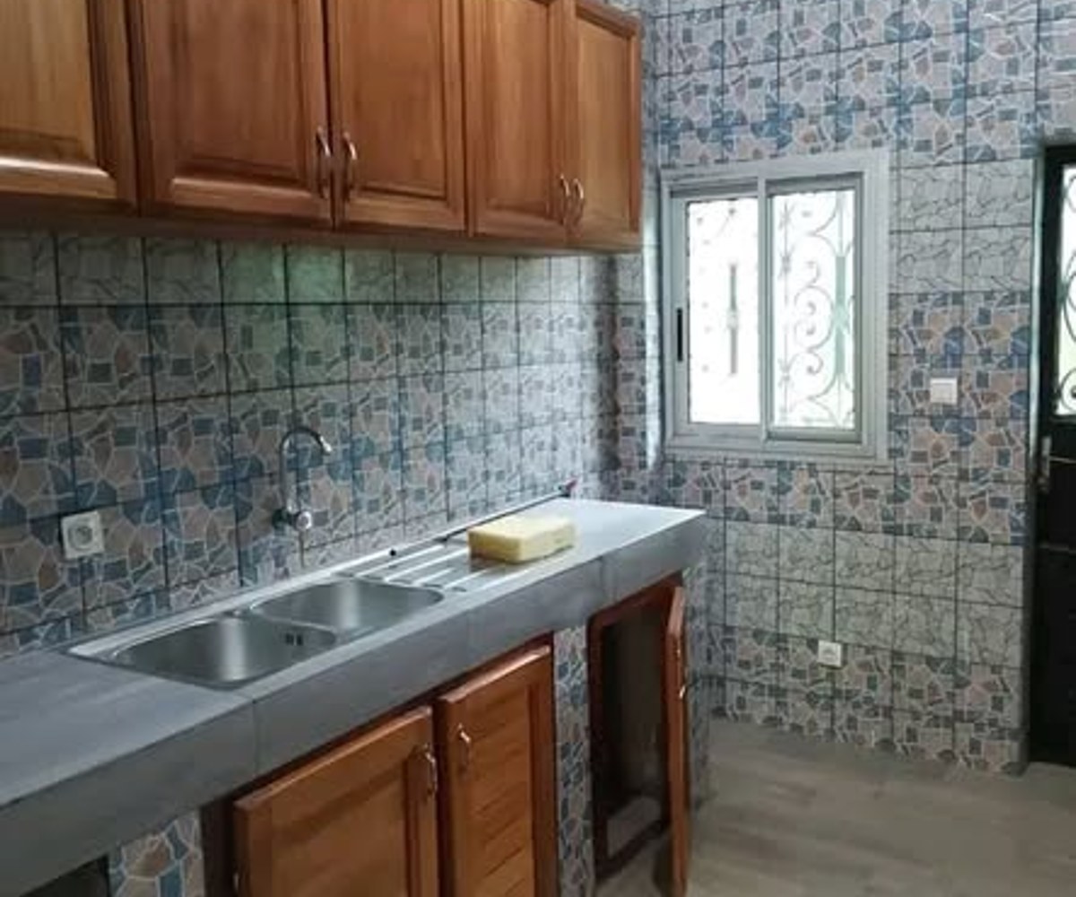 Appartement moderne à louer à Odza