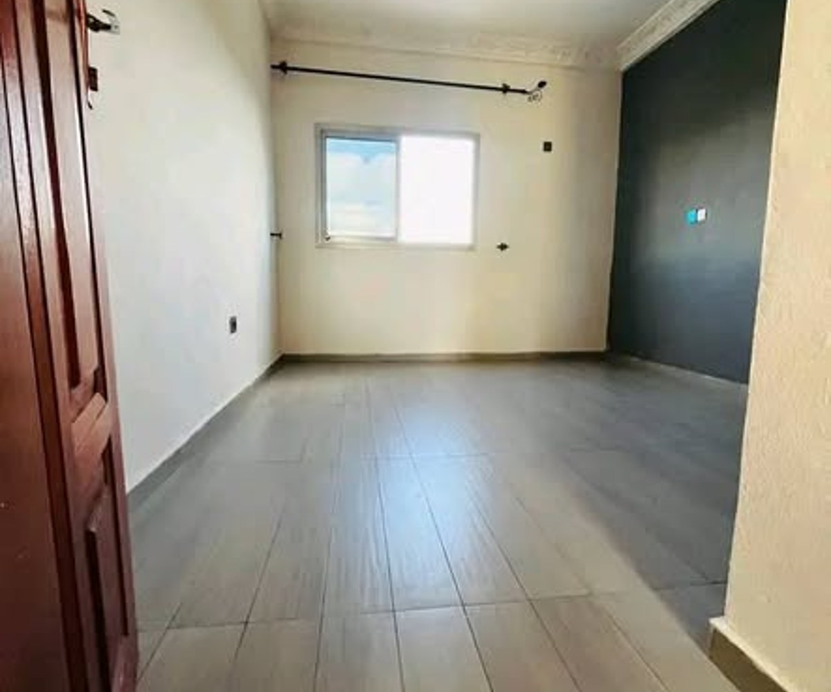 Vaste studio haut standing à Logbessou - 3e étage - 90 000 FCFA/mois