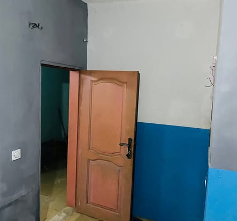 Chambre moderne à louer PK13, Douala