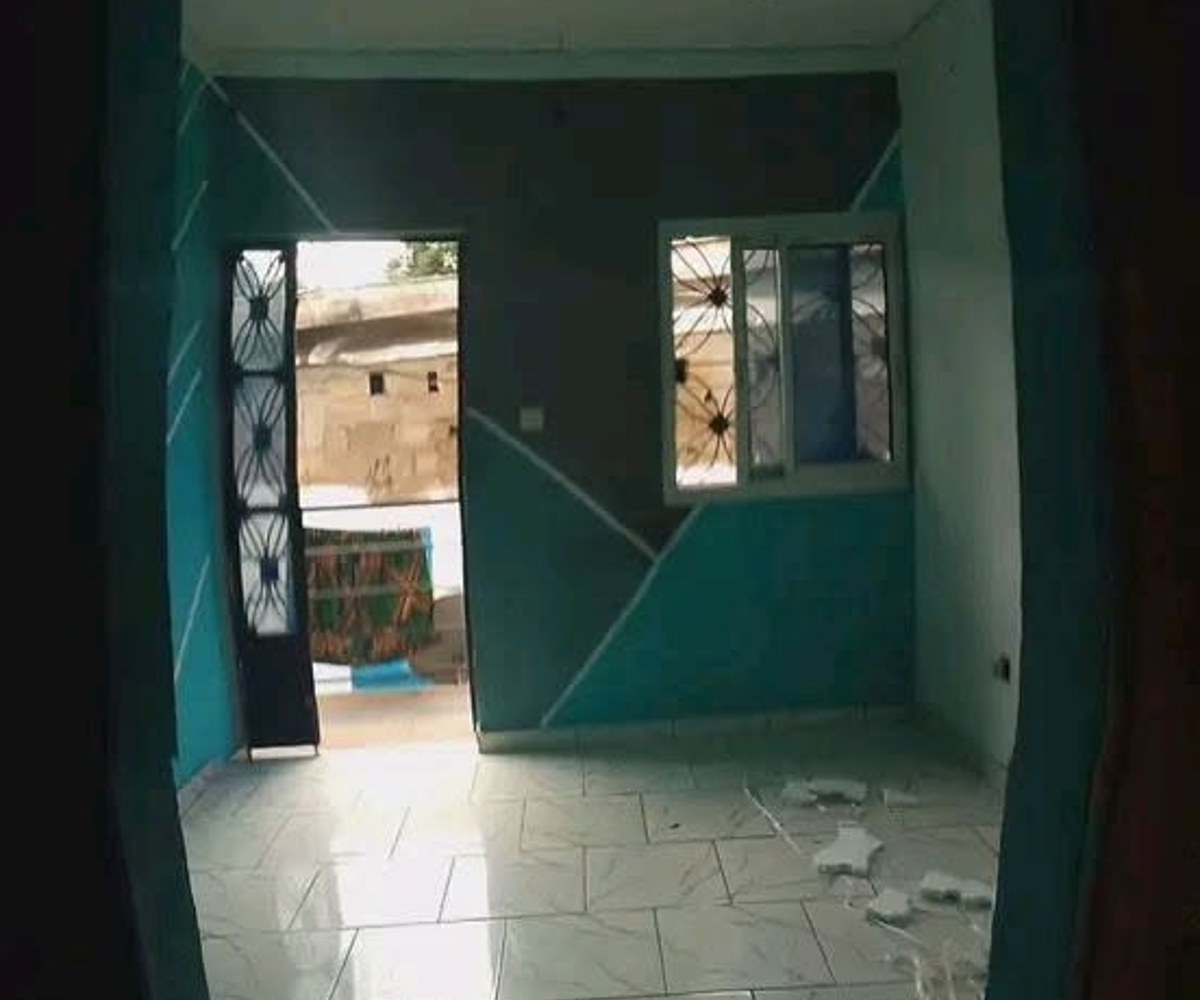 Studio moderne à louer, Logbaba, Douala