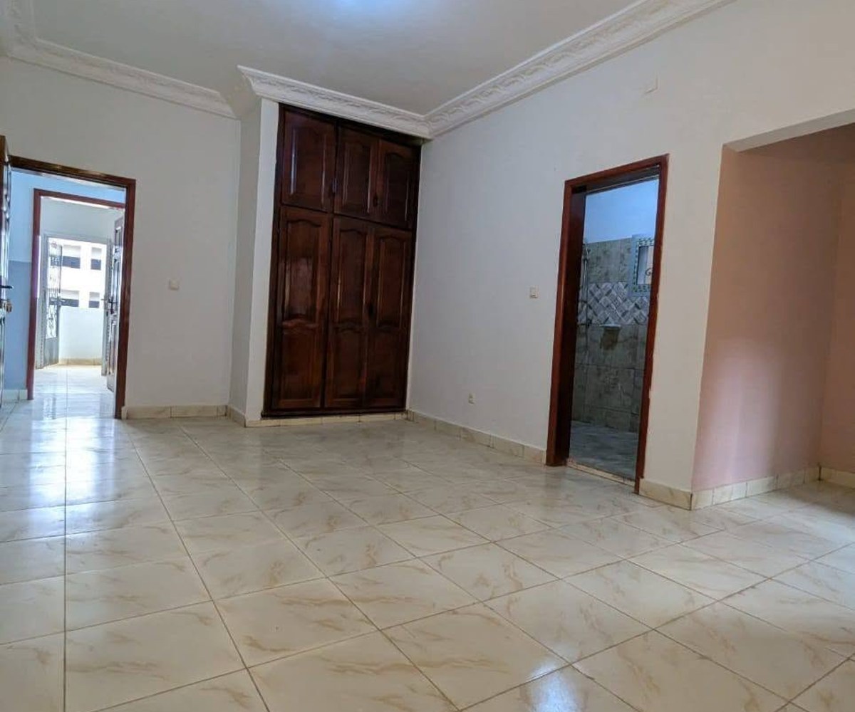Appartement moderne à Odza Auberge Bleu