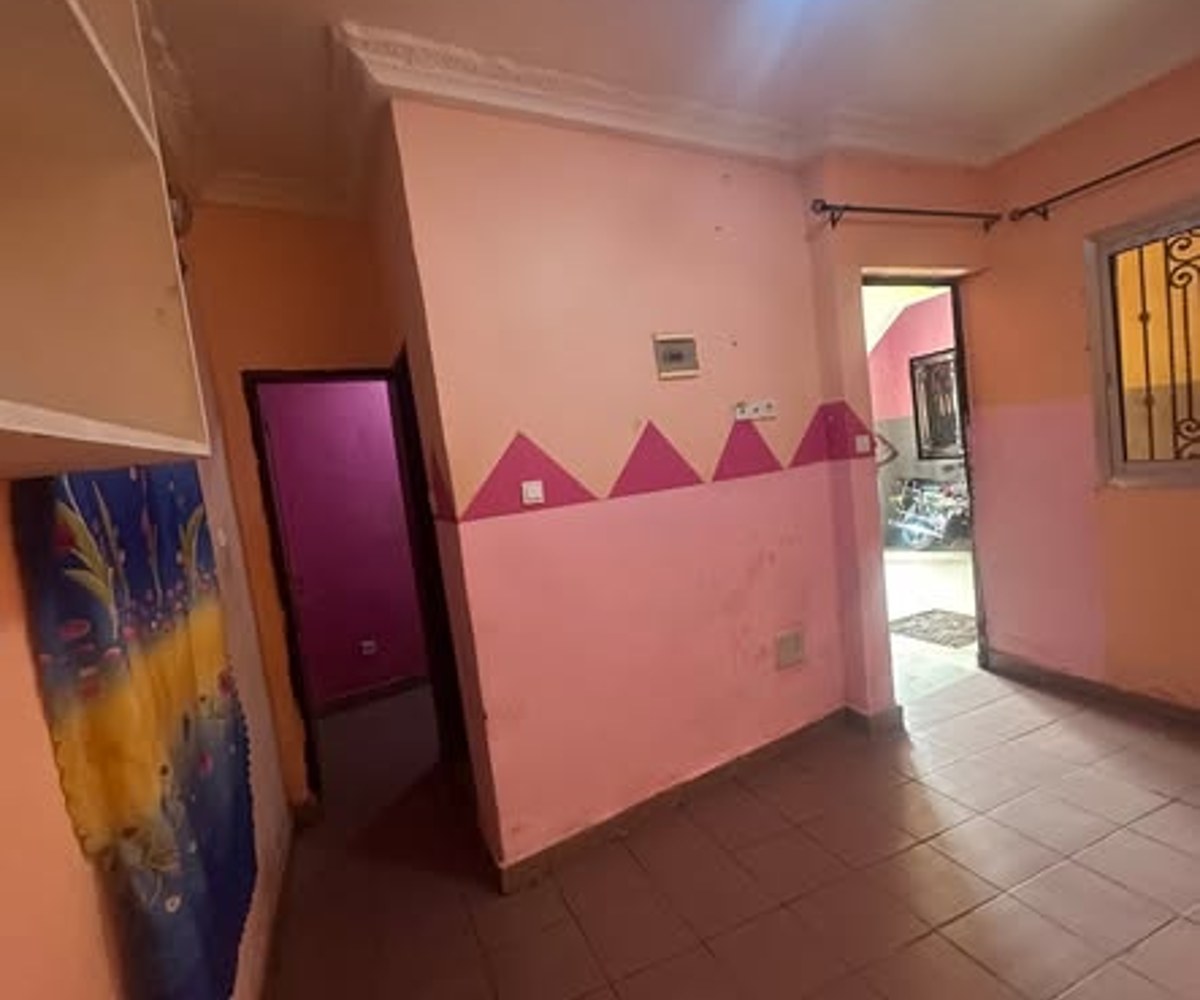 Chambre moderne 3 pièces à PK17 Douala