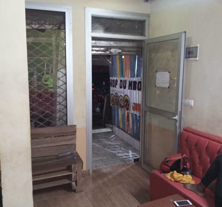 Boutique à louer - Tropicana, Yaoundé