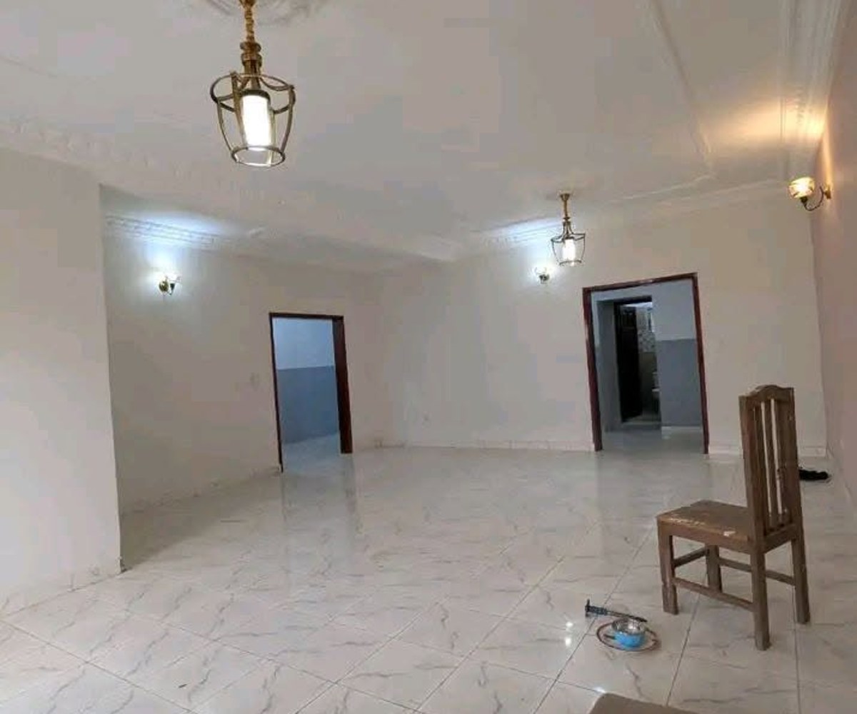 Appartement à louer à Odza