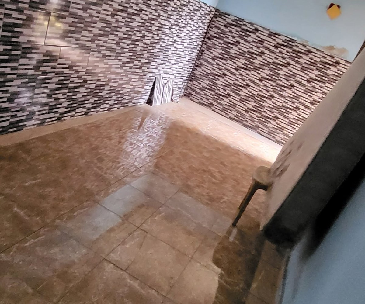 Grande chambre moderne 2 pièces - Village, Douala