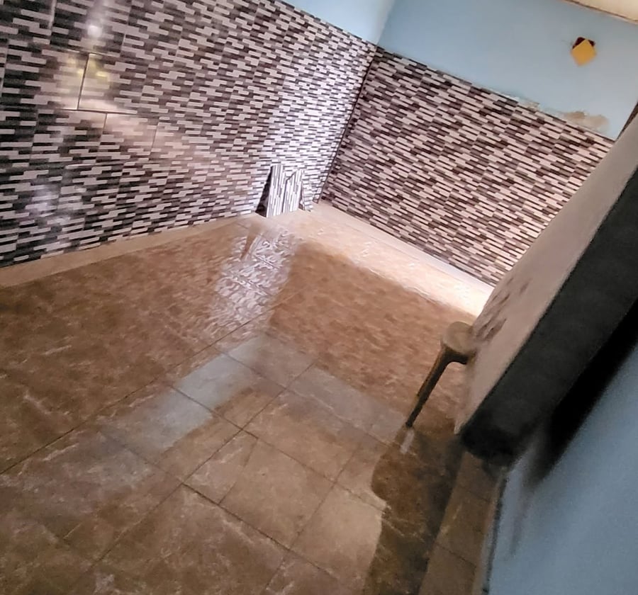 Grande chambre moderne 2 pièces - Village, Douala