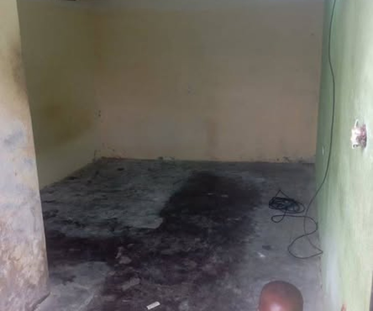 Chambre avec douche interne à louer à Beedi