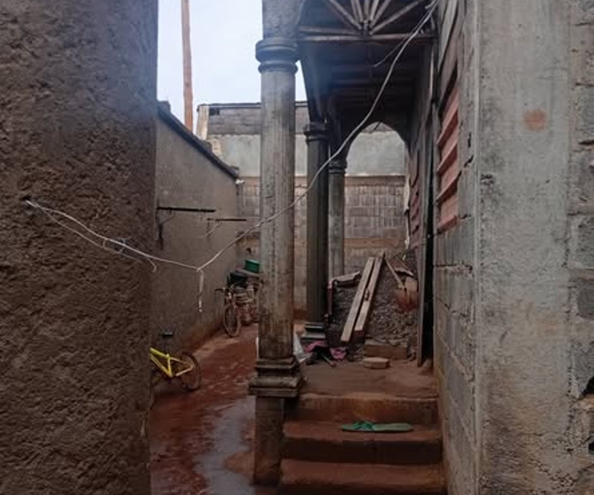 Vente dépendance avec appartement et duplex - Mbankolo Yaoundé