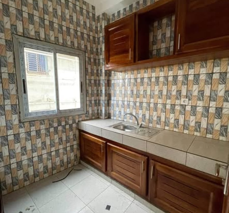 Studio moderne à louer à Nkoabang - 65 000 FCFA/mois