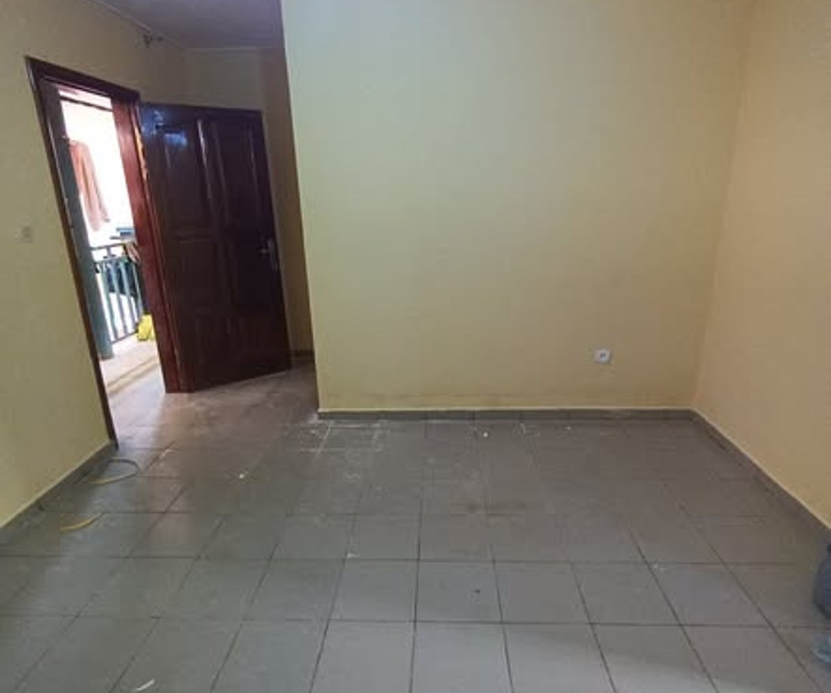 Studio moderne à louer à Efoulan