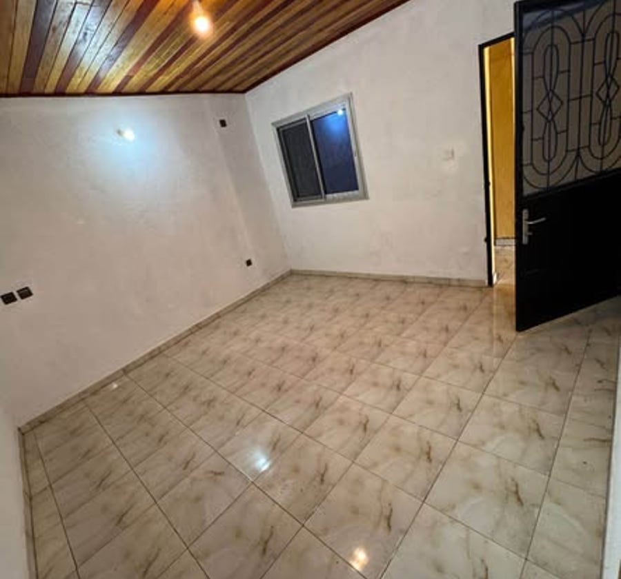 Studio moderne à louer - PK12, Douala