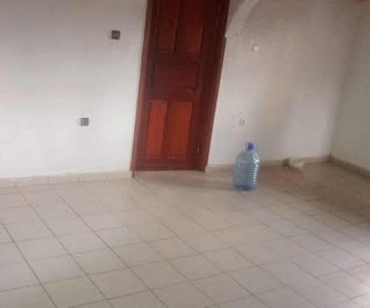 Appartement 3 chambres à louer - Cité Sic, Douala