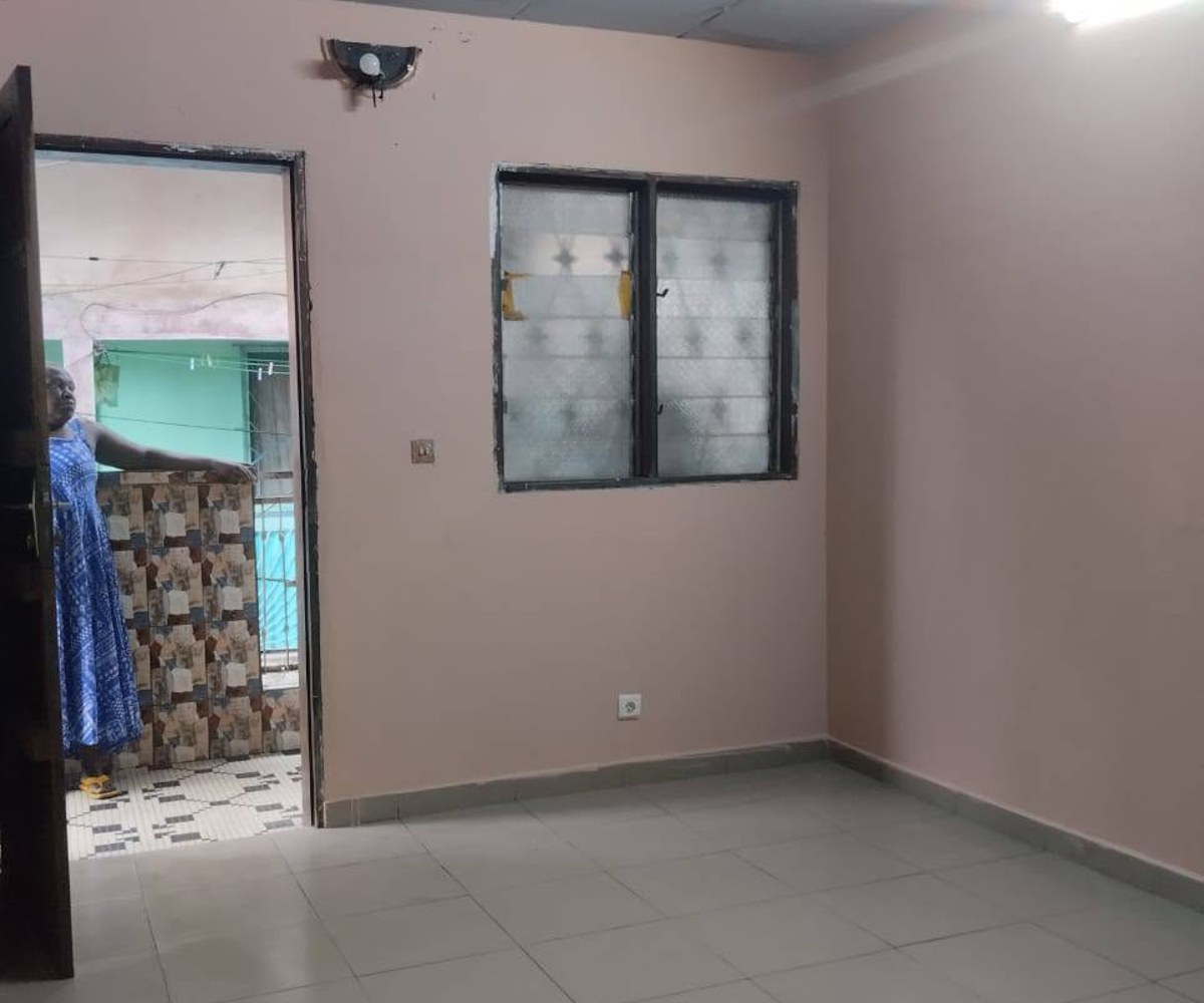 Appartement avec balcon près de Bepanda Boulangerie De La Paix