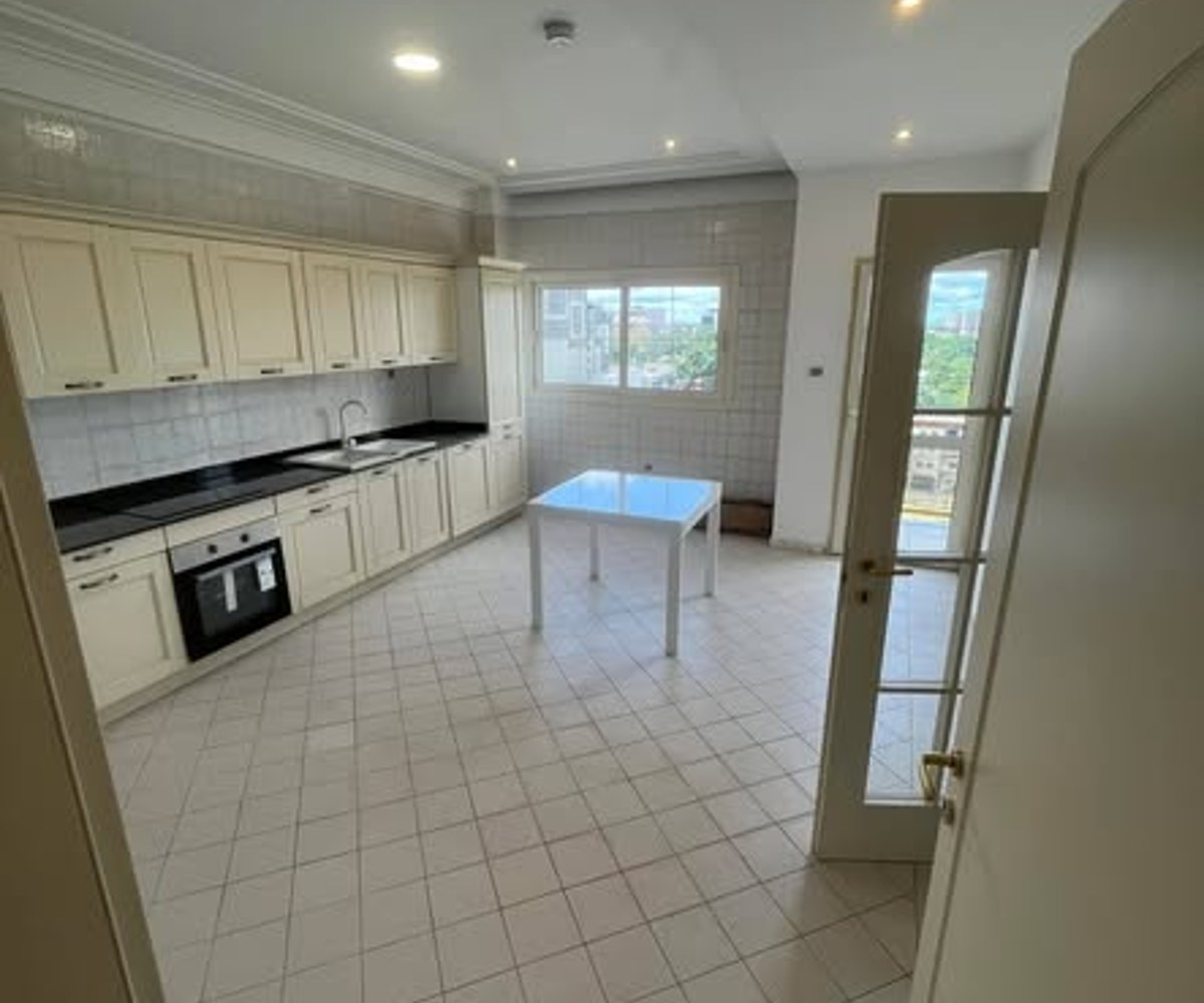 Appartement ultra moderne meublé à louer - Bonanjo, Douala