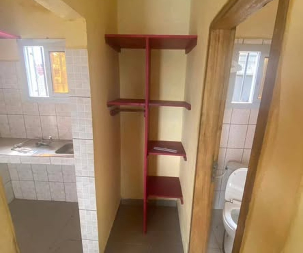 Chambre de 3 pièces à louer - PK 10, Douala