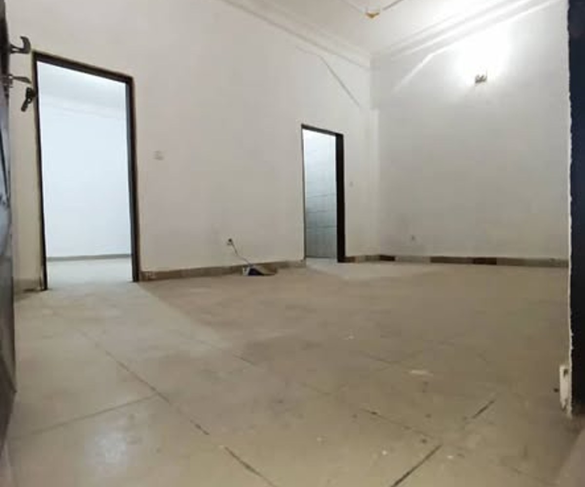 Très grand studio à Nyalla Pariso