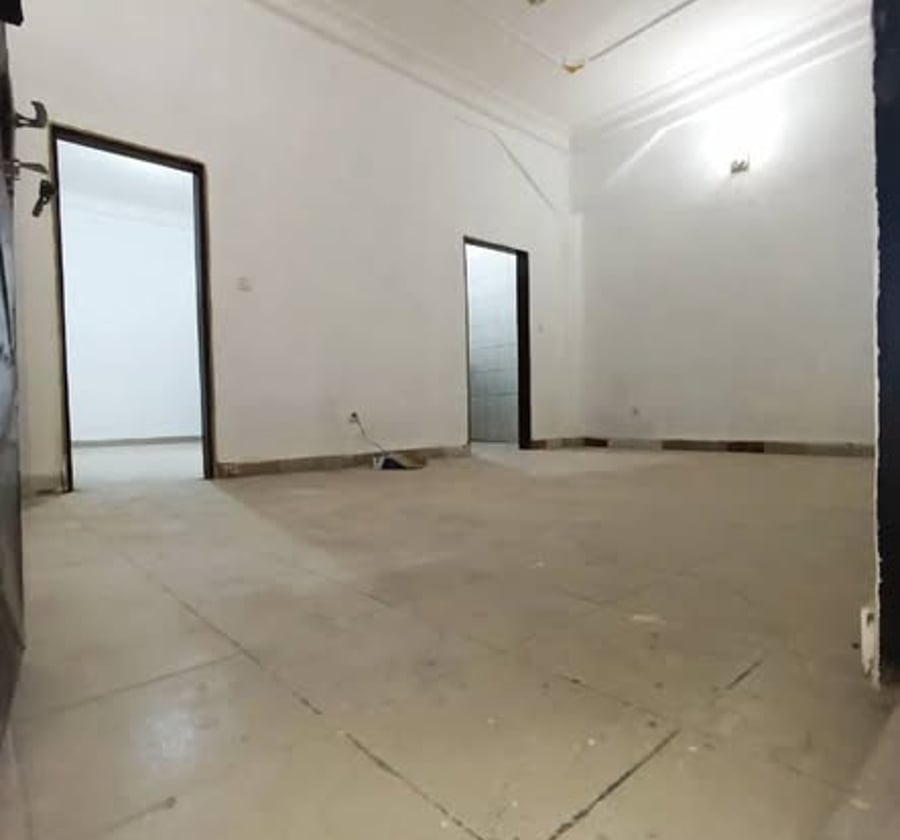 Très grand studio à Nyalla Pariso
