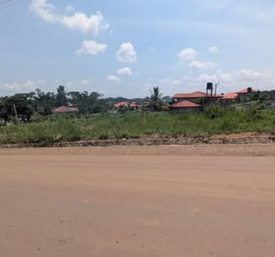 Terrain commercial à vendre - Nkolnda, Yaoundé