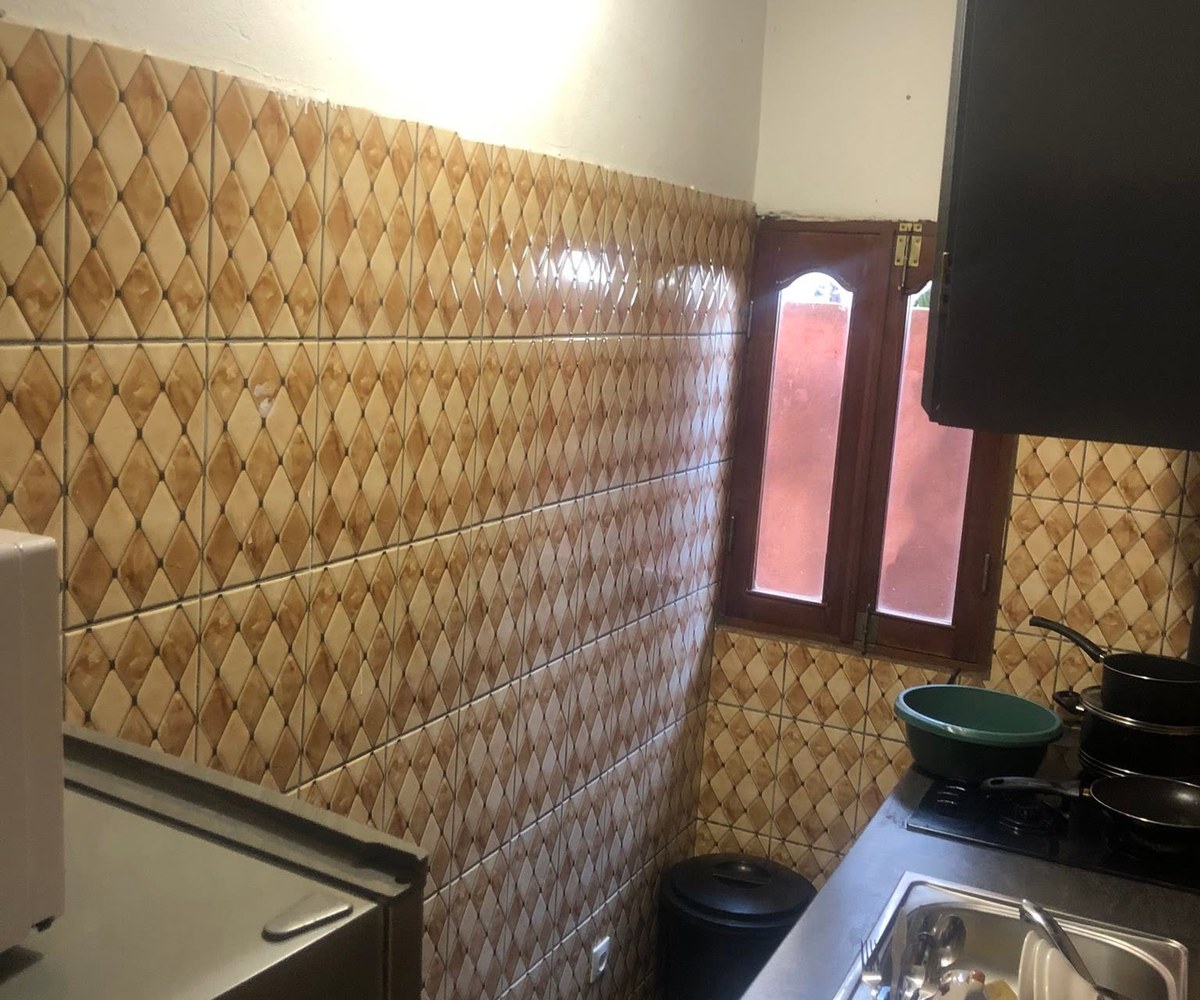 Studio à louer à Odza (petit marché)
