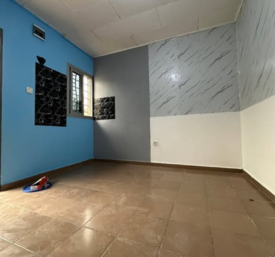 Chambre moderne à PK14, Douala