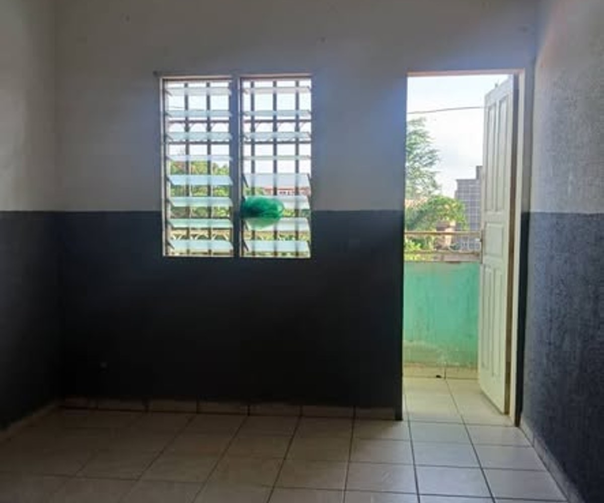 Chambre moderne à louer à Soa