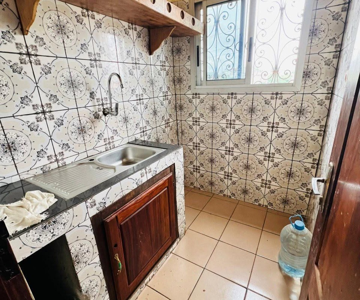 Vaste appartement moderne 2 chambres – Etoudi