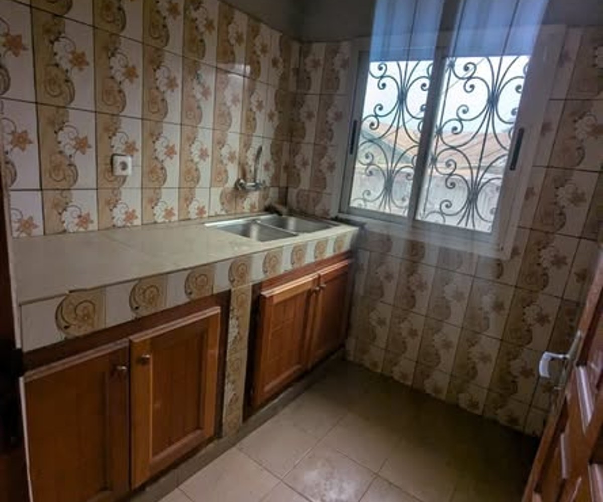 Studio moderne individuel à louer à Biyem-Assi