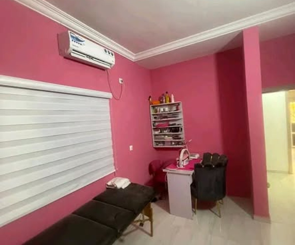 Emplacement commercial à louer à Yaoundé Bastos