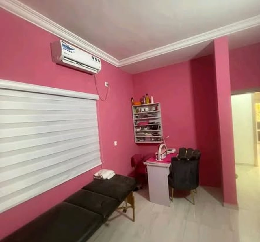 Emplacement commercial à louer à Yaoundé Bastos