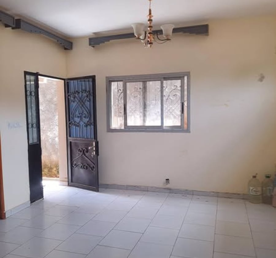 Appartement moderne à louer – Carrefour Tsimi (Tsinga)
