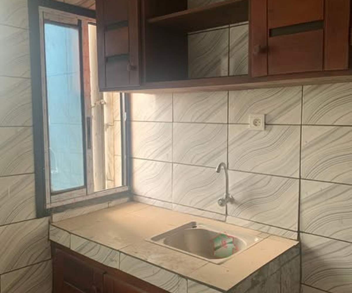 Chambre moderne à louer à Makepe