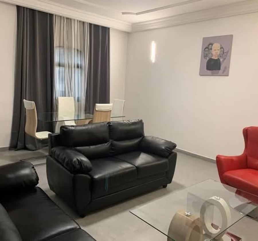 Chambres et studios meublés à Bastos – Yaoundé