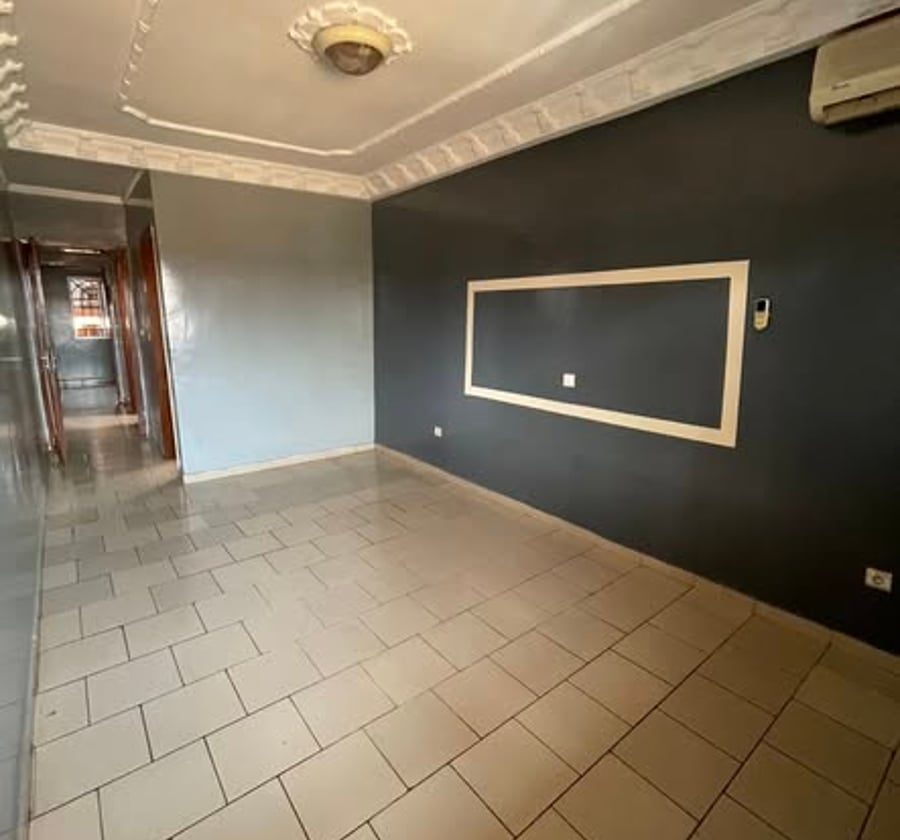 Appartement VIP 3 chambres à Essos - Yaoundé
