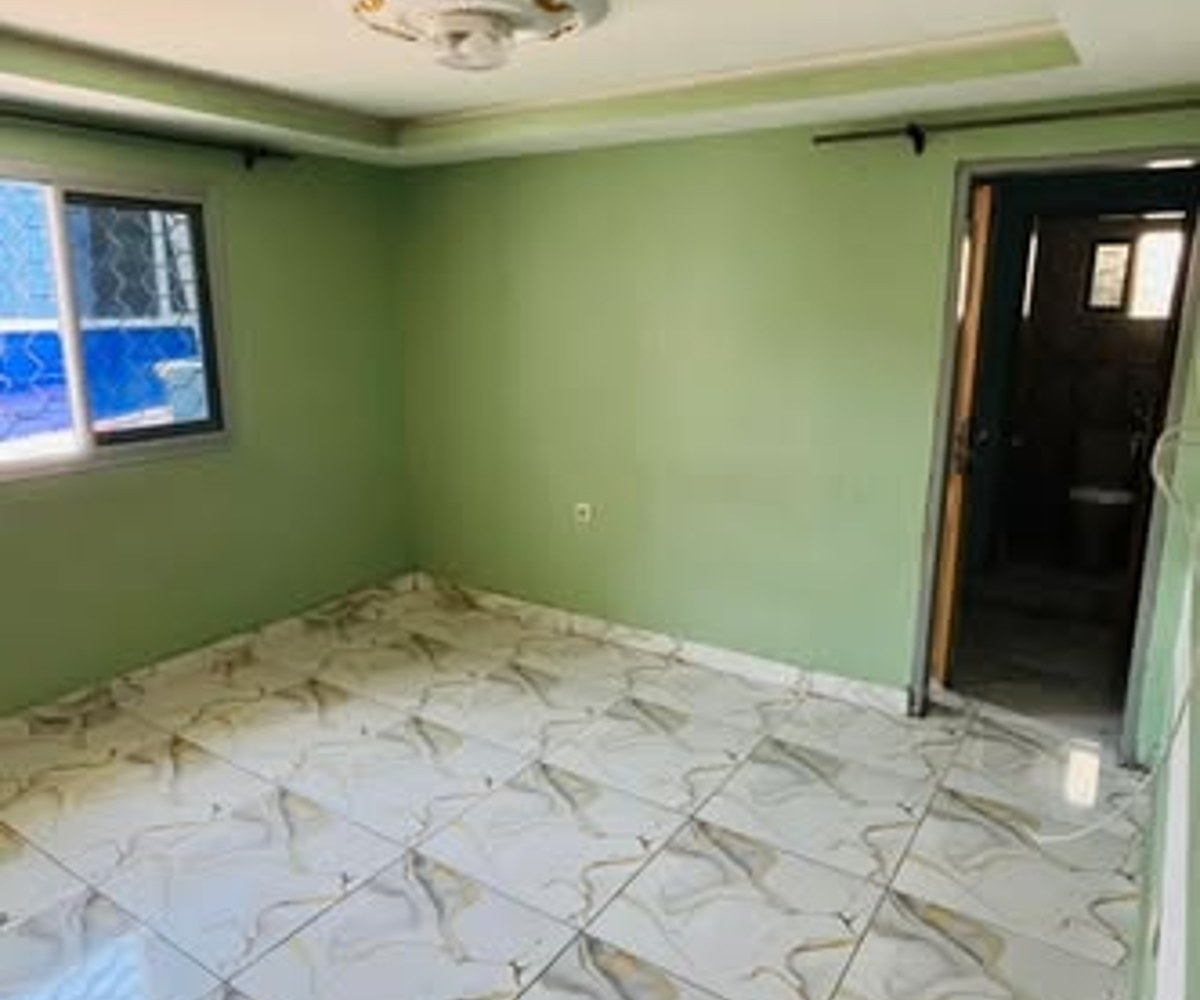 Studio moderne à louer à Logbaba