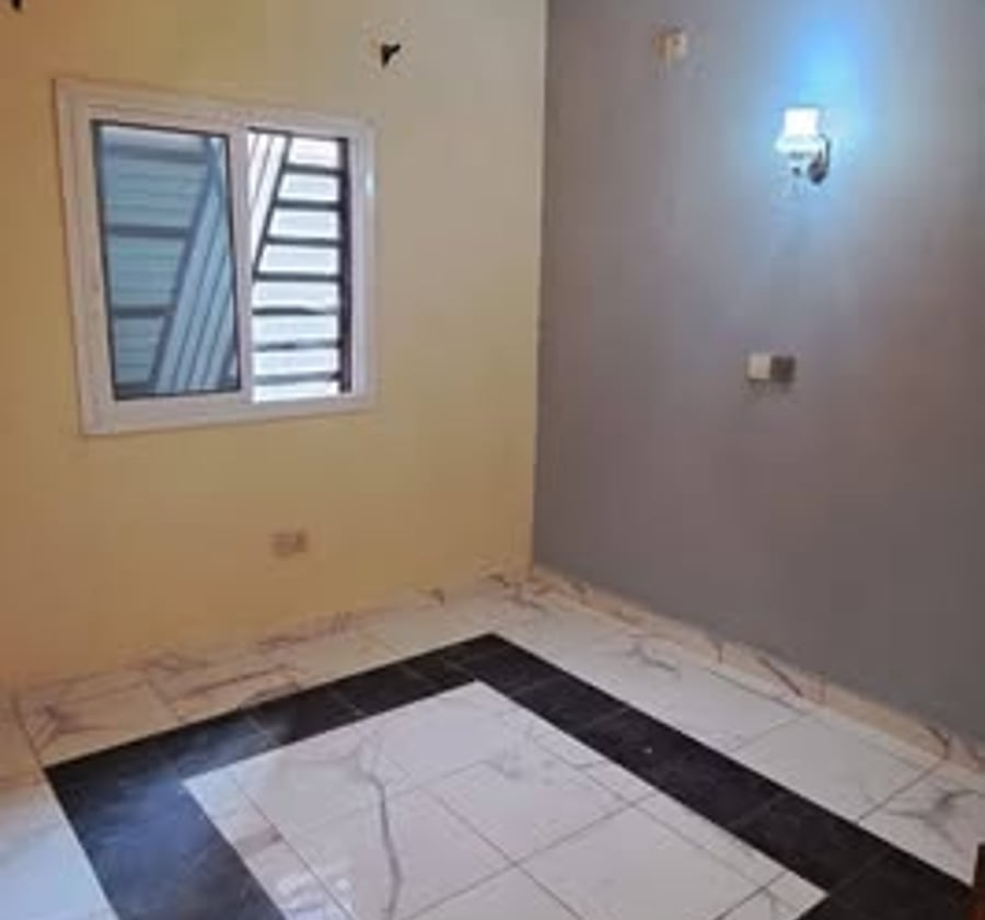 Maison individuelle 2 chambres à Odza