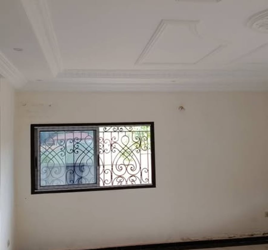 Duplex à louer à Akwa