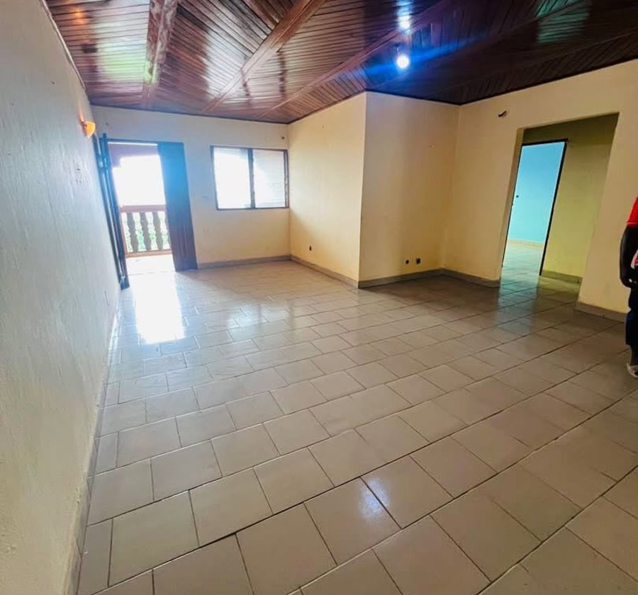 Appartement moderne à Etoug-Ebe