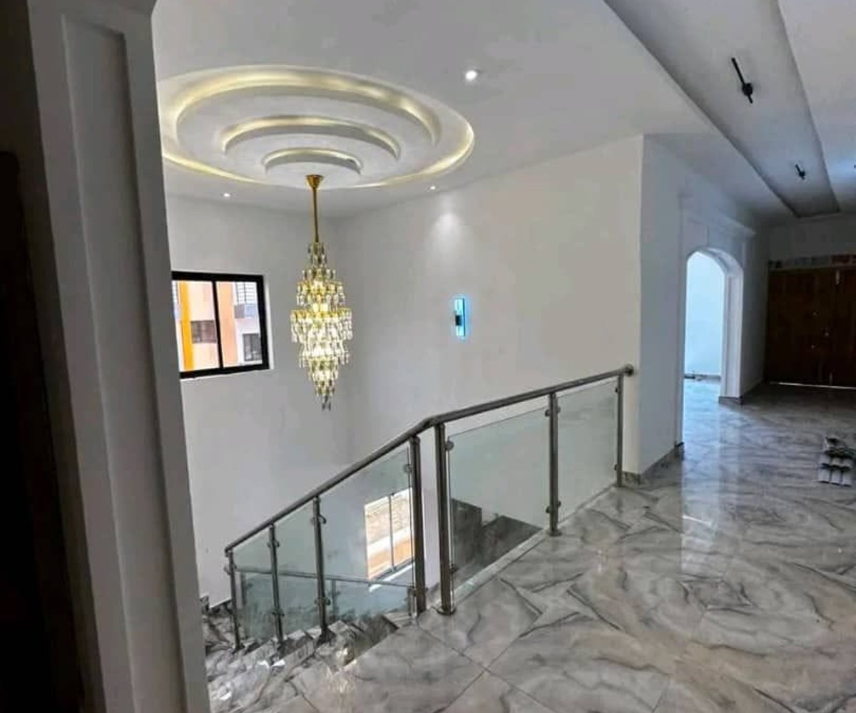 Duplex ultra haut standing avec piscine à Odza