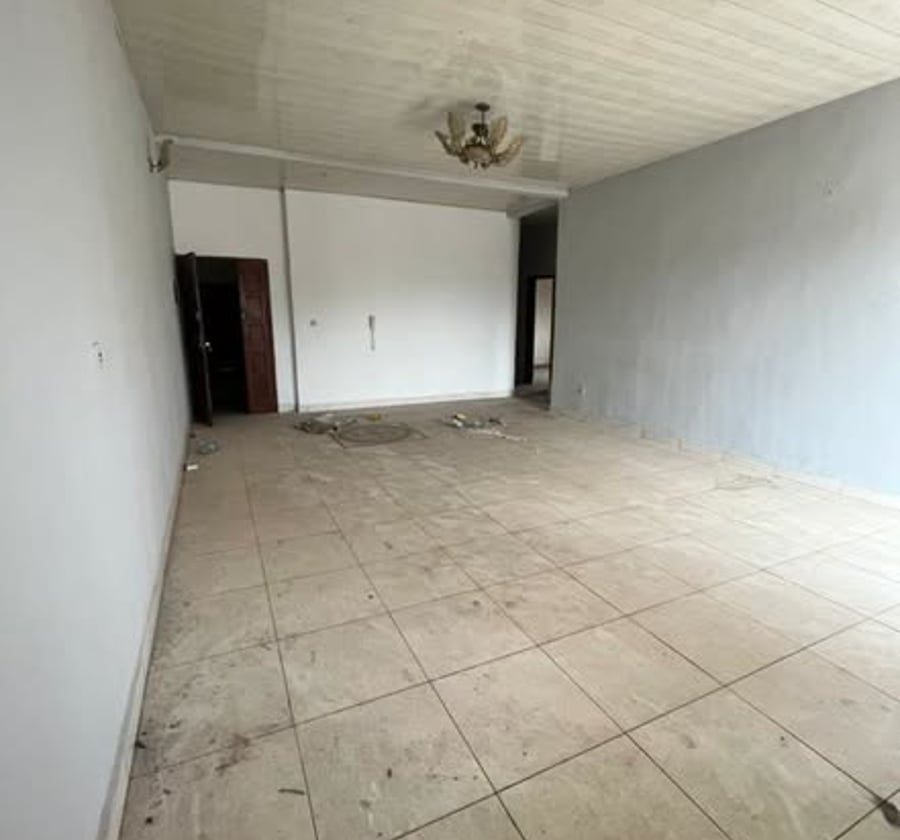 Très vaste appartement moderne à louer – Ndogbong