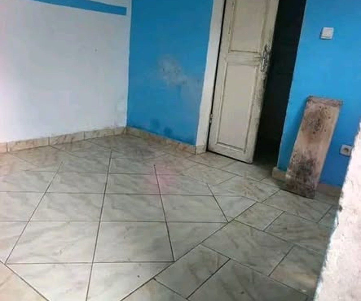 Studio moderne à louer à Logbaba